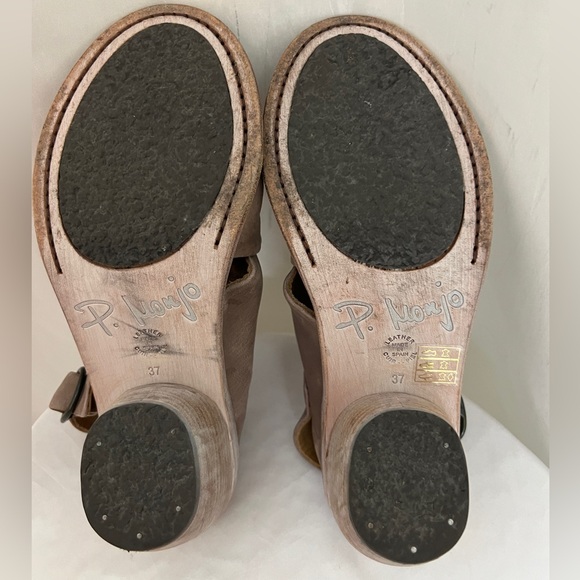 P. Monjo Heeled Leather Sandal - Picture 6 of 8